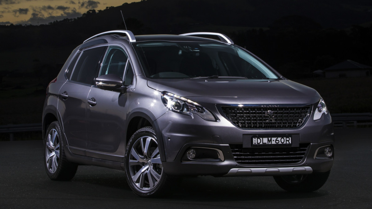 Peugeot 2008 uber black