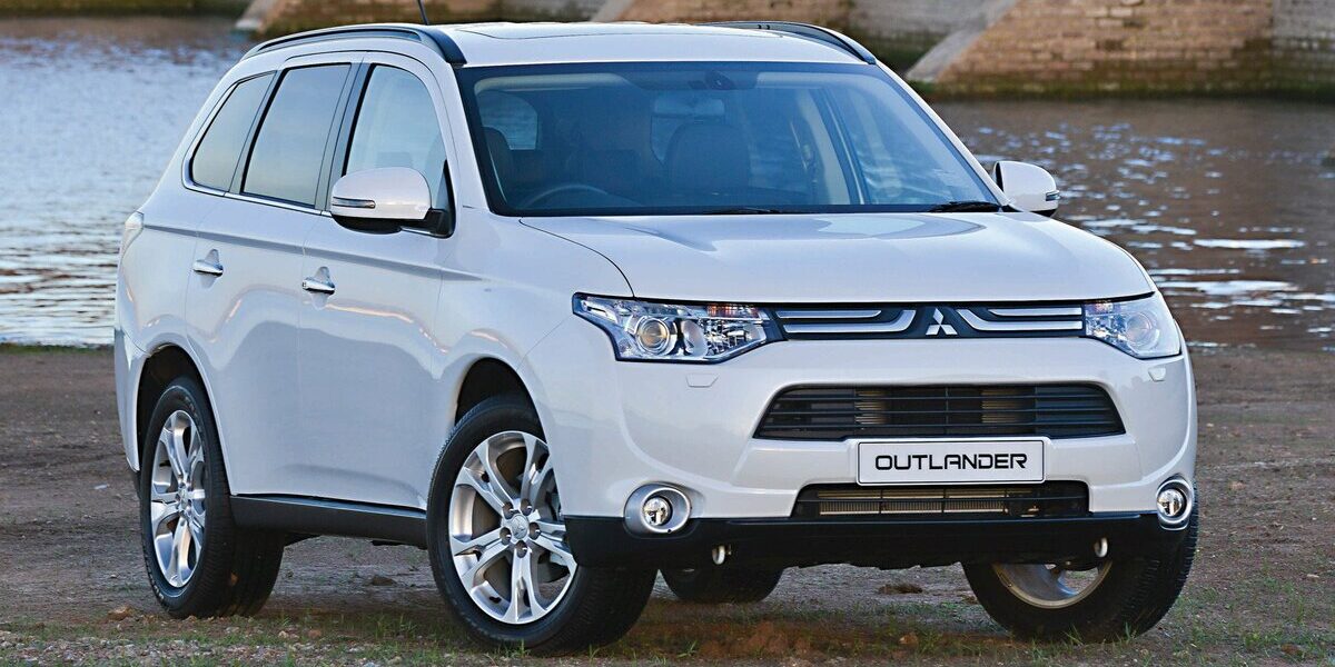 carros para família Mitsubishi Outlander