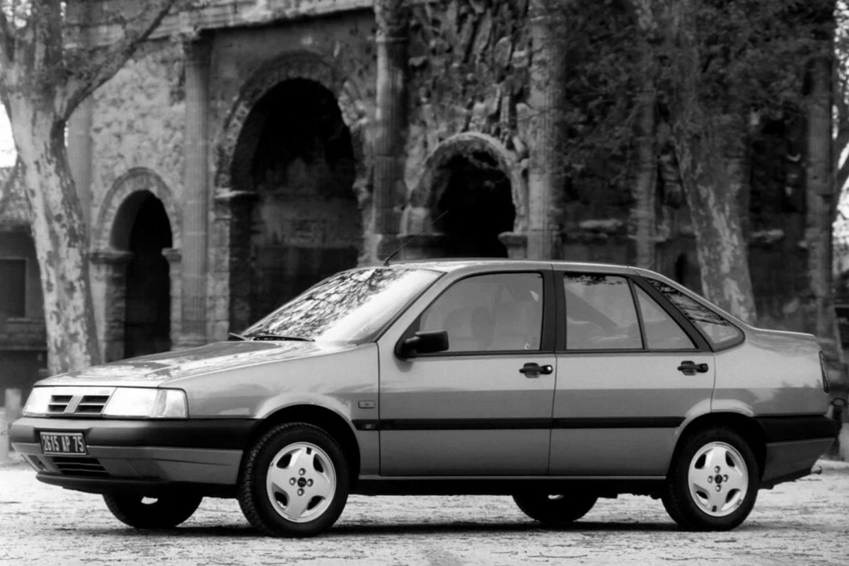 carros placa preta - Fiat Tempra