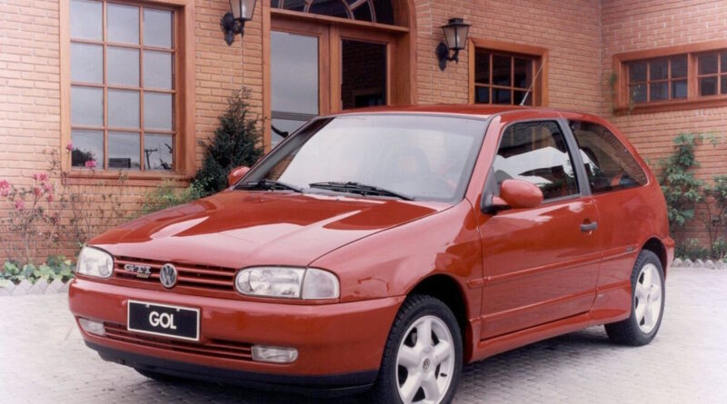 carros placa preta - Volkswagen Gol Bola GTI